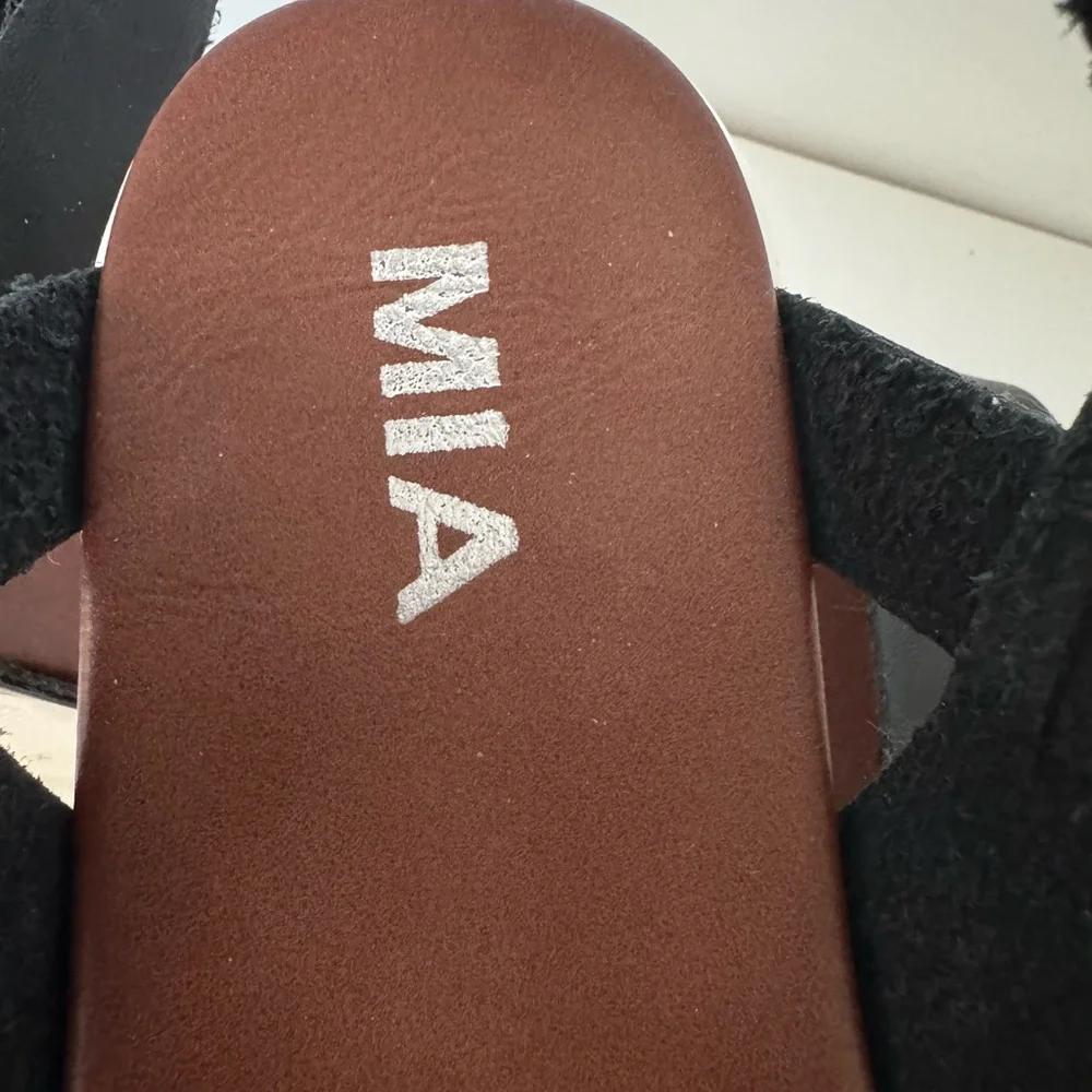 Mia Black leather strap sandals - Picture 4 of 4